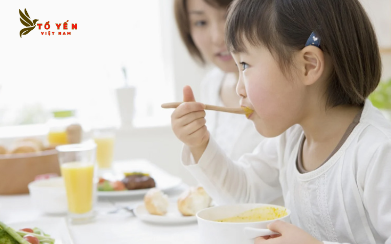 sốt xuất huyết có được uóng nước yến không